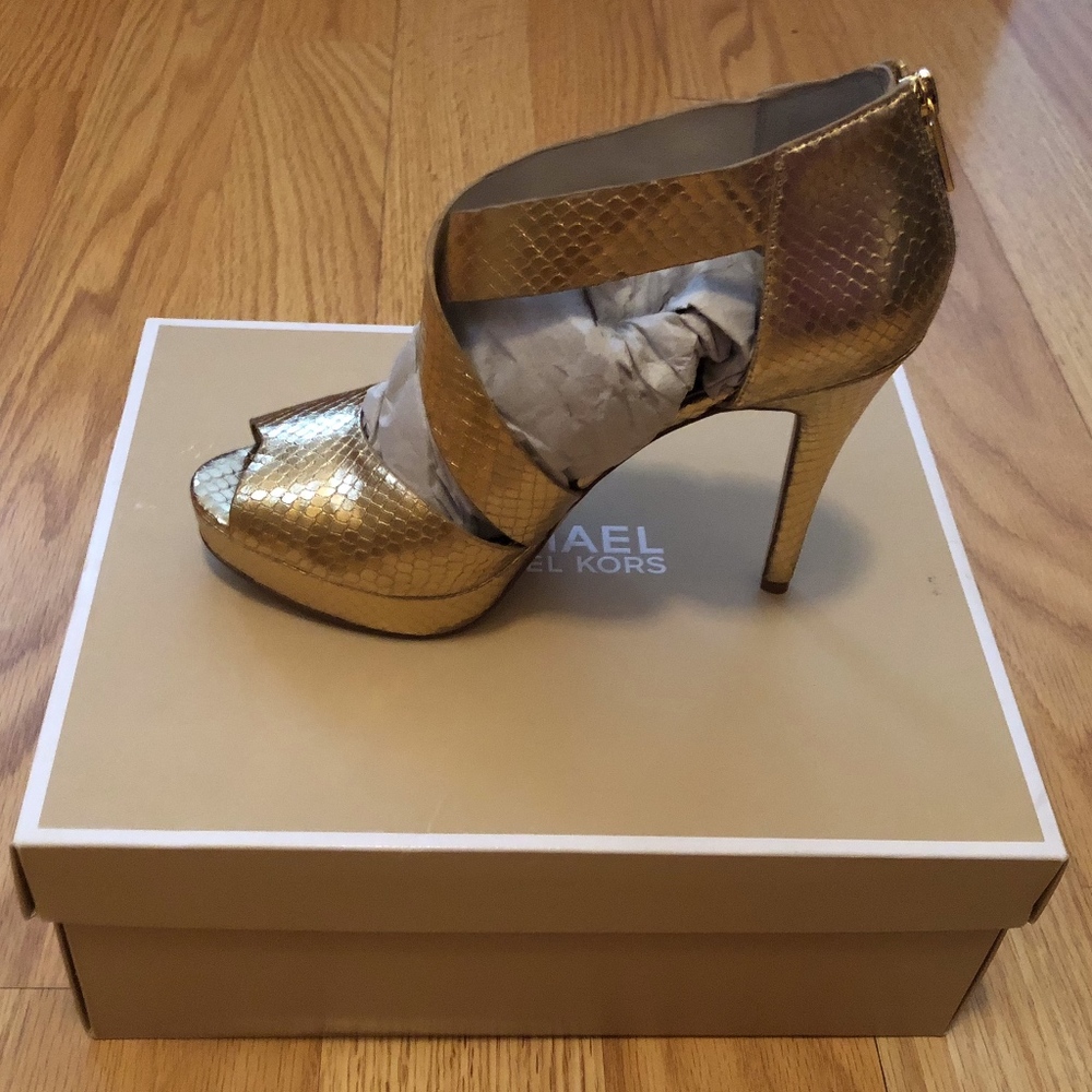 Michael Kors Jet Set Gold Heels